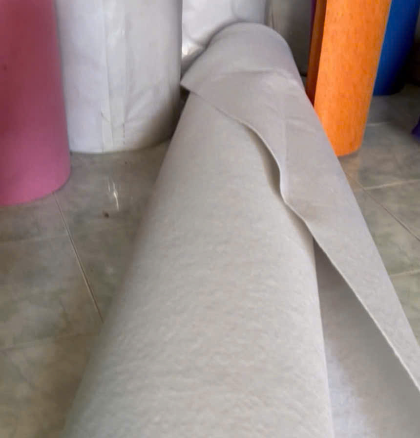 Thảm lót sàn màu trắng