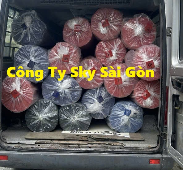 Thảm lót sàn giá rẻ TPHCM màu đỏ dùng cho sự kiện và lễ khai trương. Thảm lót sàn giá rẻ TPHCM