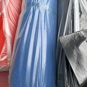 Thảm sự kiện bọc nilon giúp giữ bề mặt thảm sạch sẽ, chống bụi và chống bẩn trong quá trình thi công sự kiện